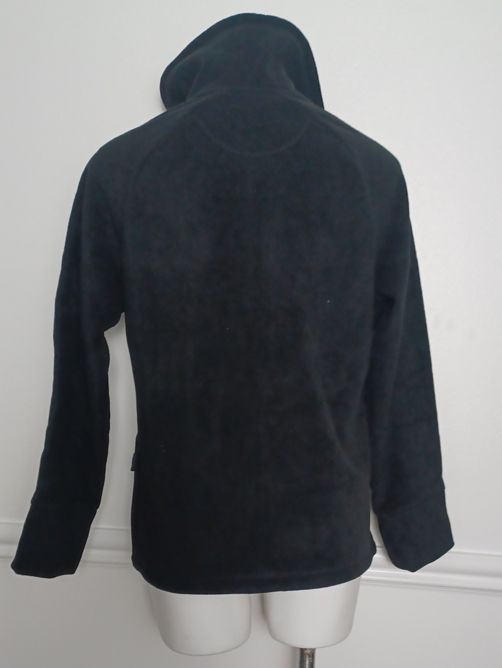 Medium CALVIN KLEIN black fleece jacket with full zip close & zip pockets. Cozy - Picture 5 of 15